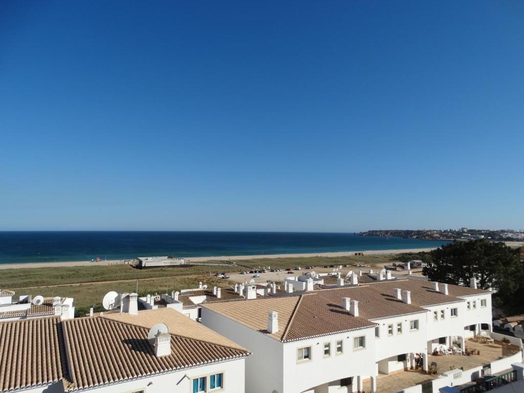 Apartamento Meia Praia room 4