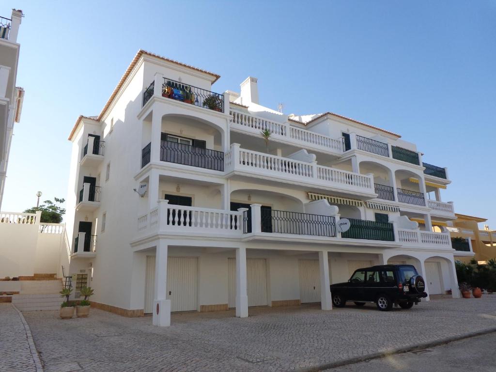 Apartamento Meia Praia room 6